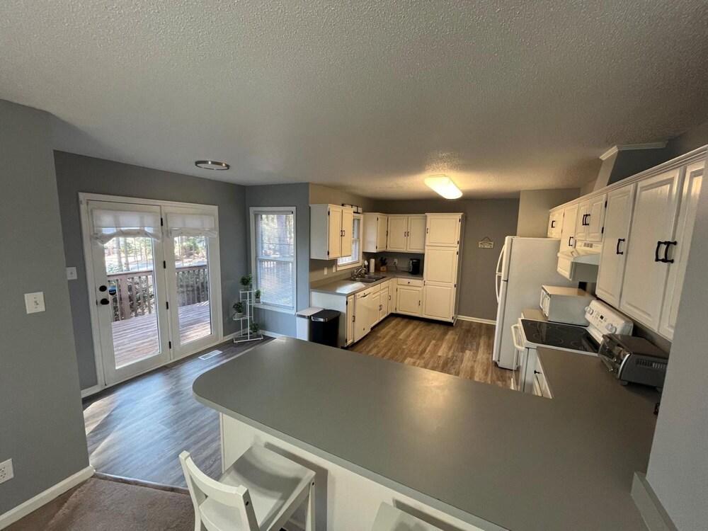 860 Monticello Drive