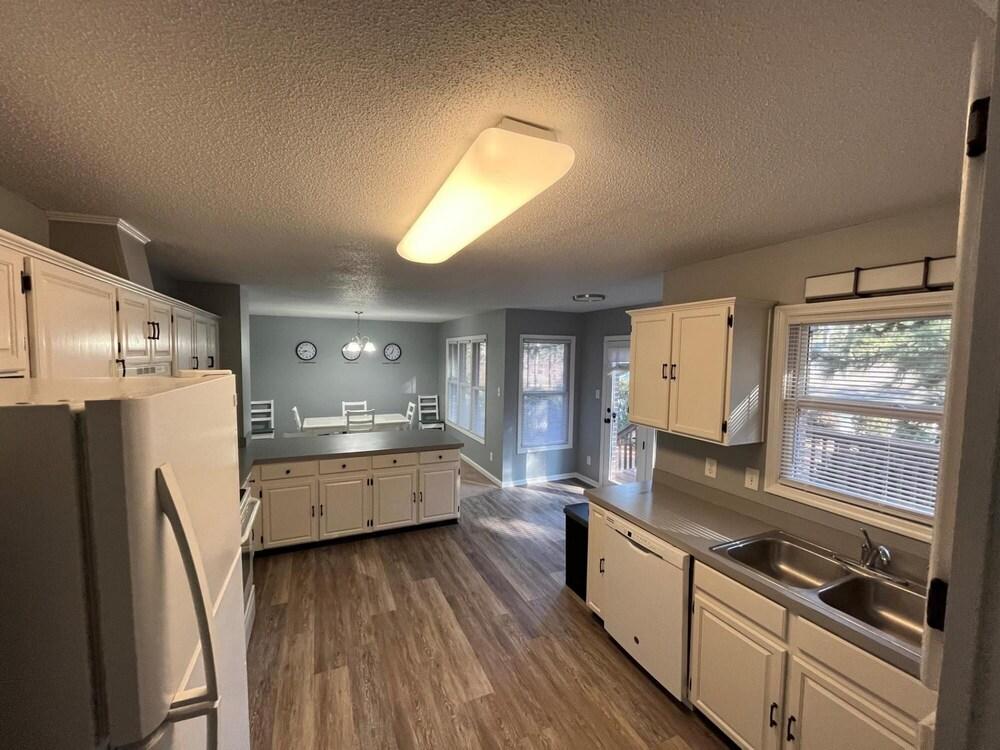 860 Monticello Drive