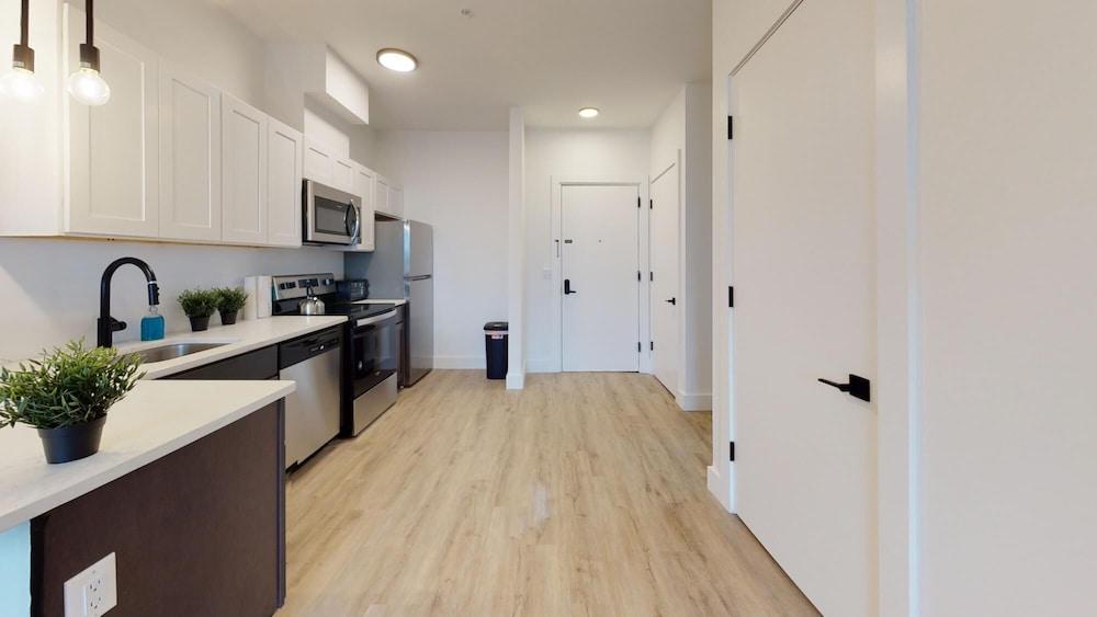 Luxury 1BR 30 Mins to Manhattan Evonify