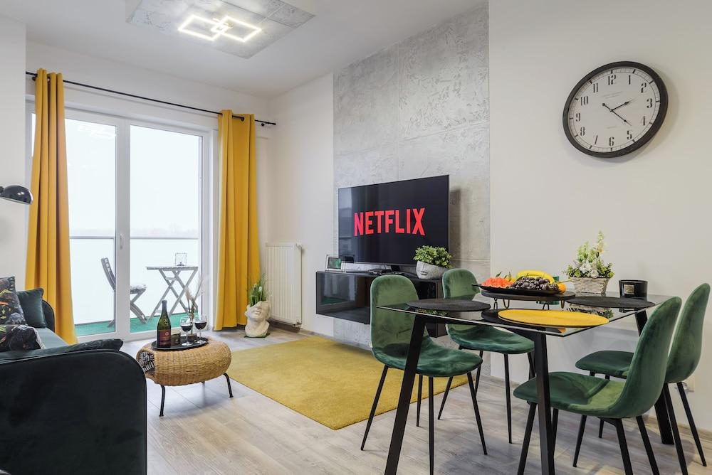 Lumina apart near Cinema Museum