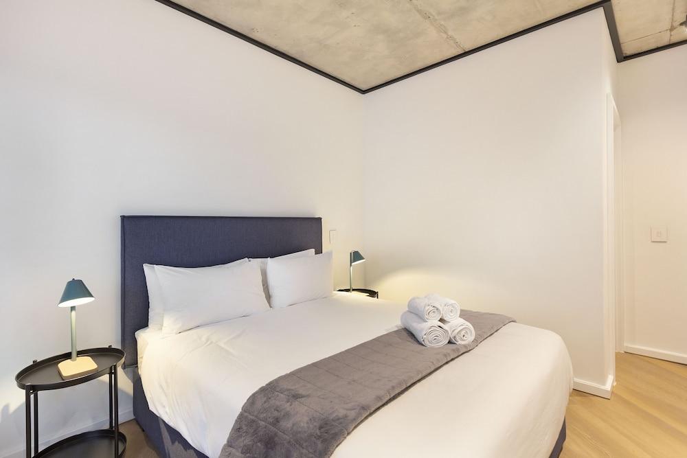 Bridgewater View 415 by HostAgents