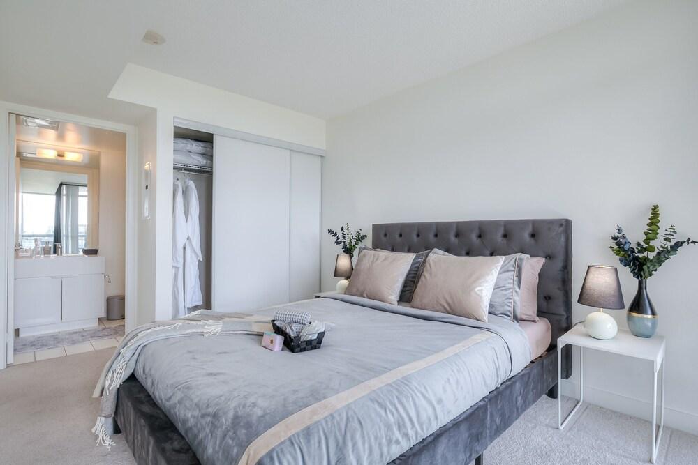 Waterfront Luxury Suites