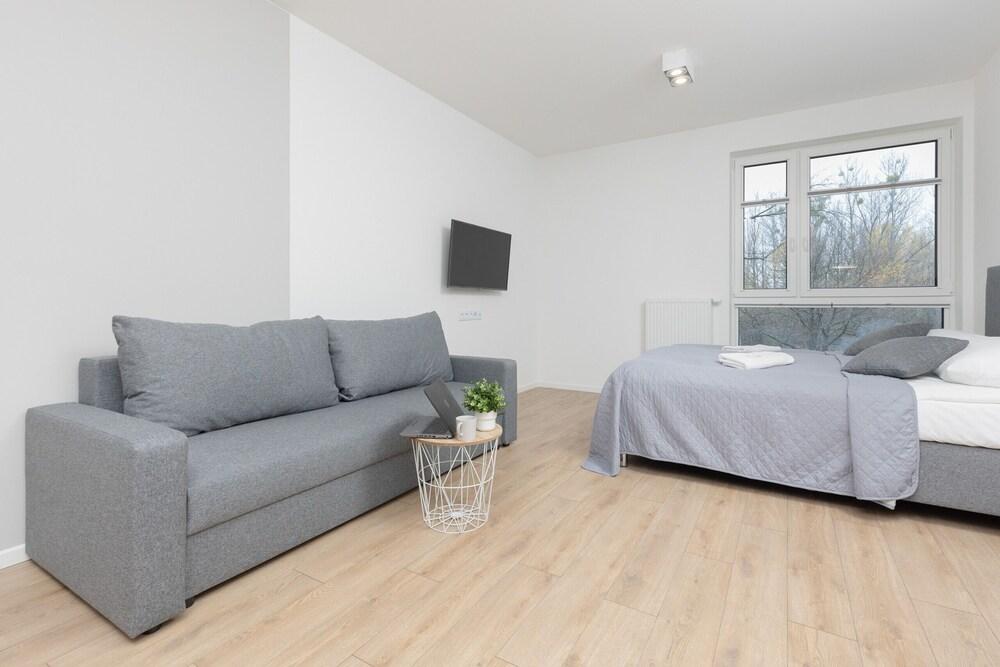 Nocznickiego Studios by Renters