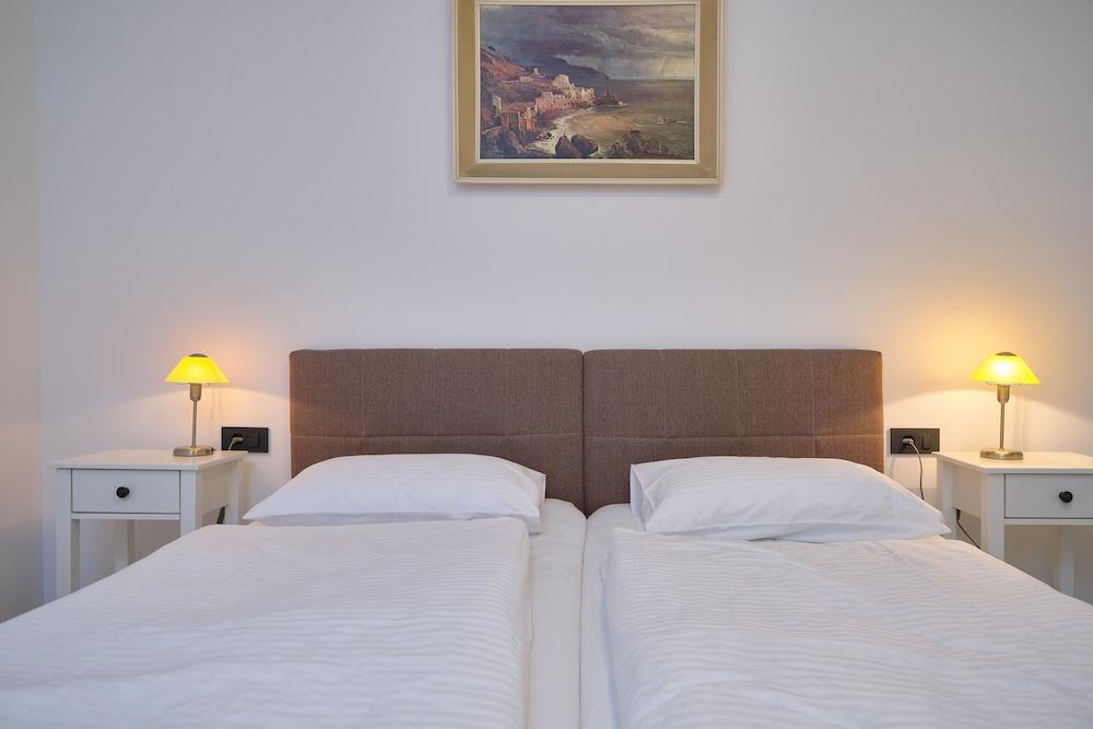 Bacci Central 2-Bedroom Apartment by Litto