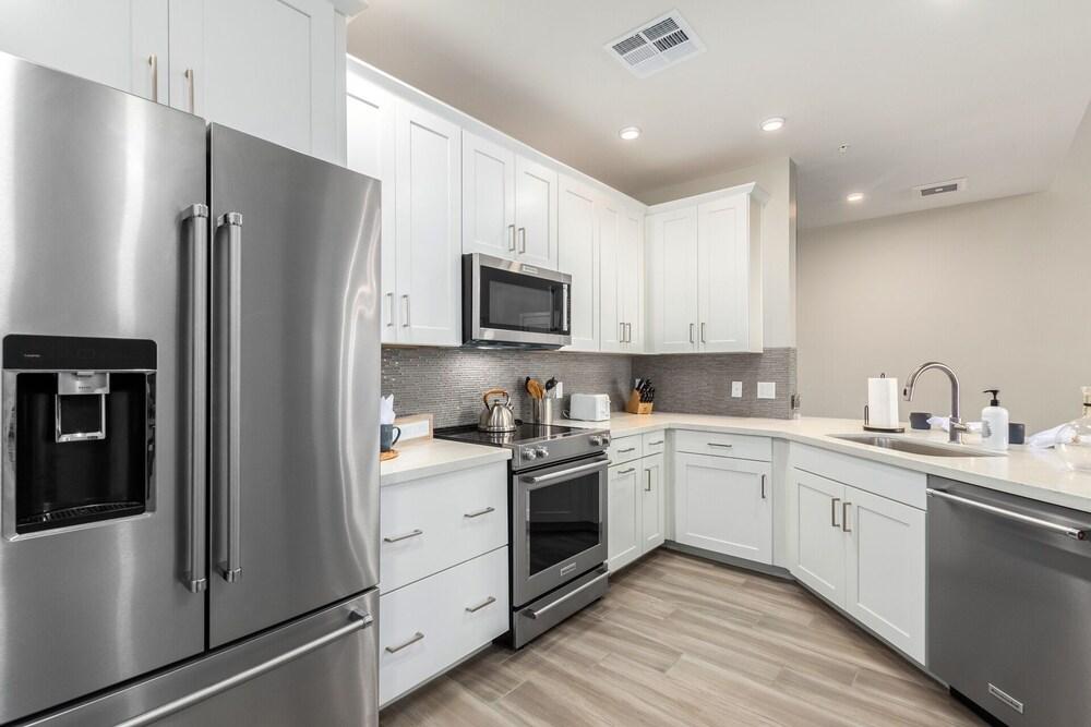 Queen Creek #460 3 Bedroom Condo by Redawning