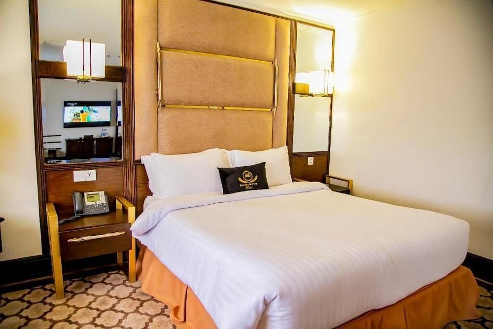 Saffron D'or Hotels Lahore