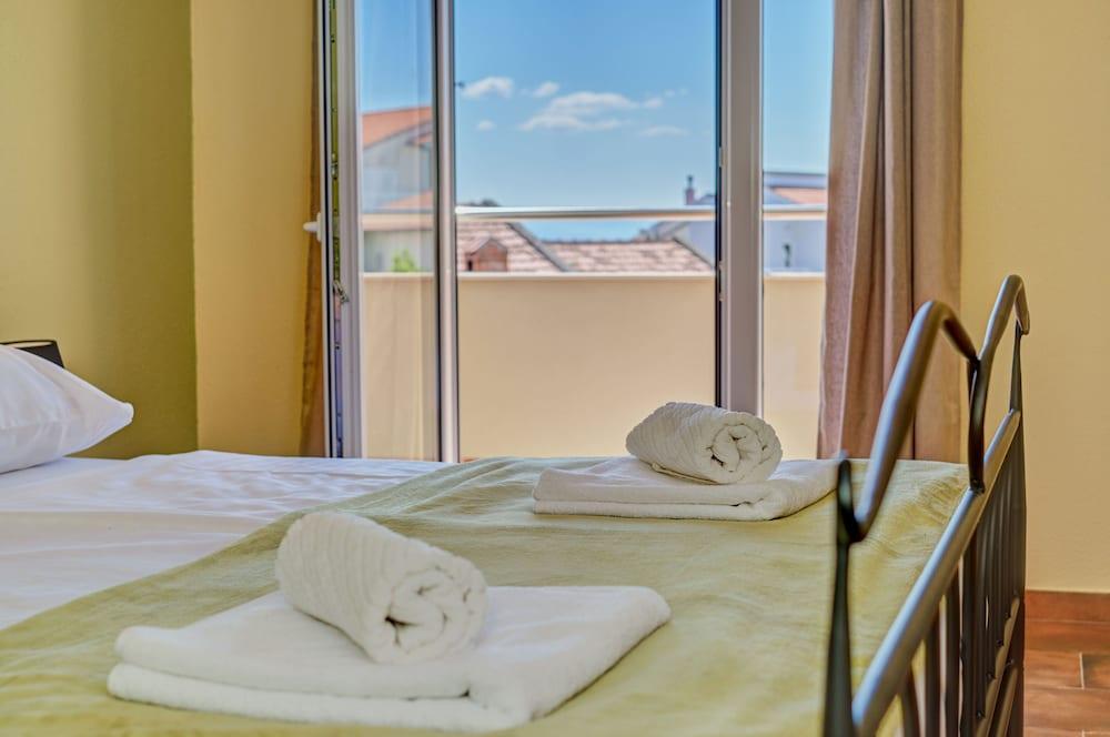 Anovi Holiday House by Litto