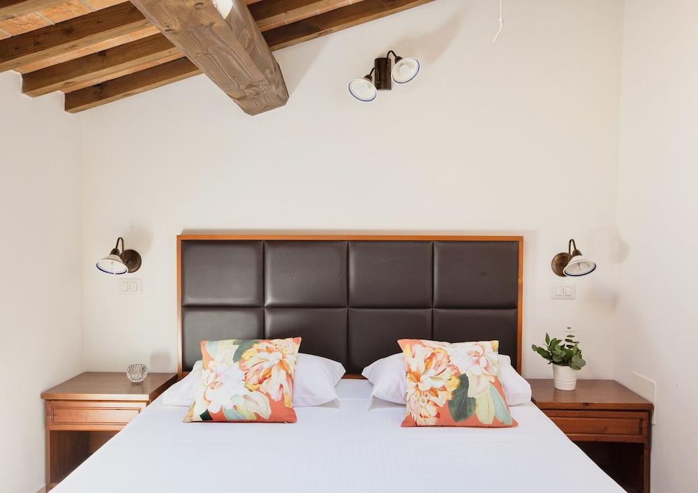 Residence con piscina a Vada A.C WIFI