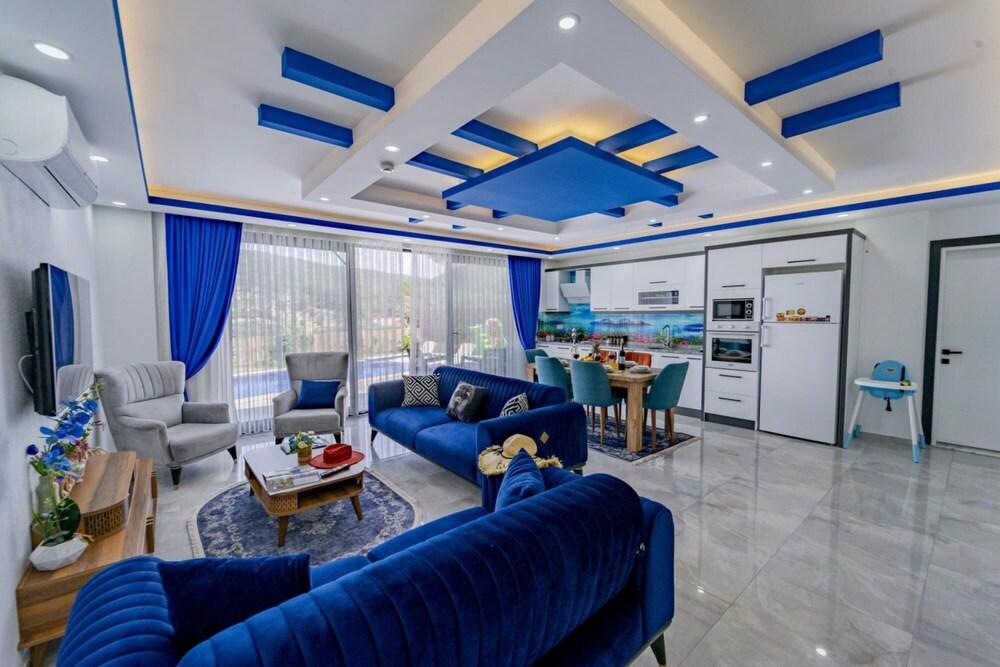 Luxury Villa With Jacuzzi in Kas