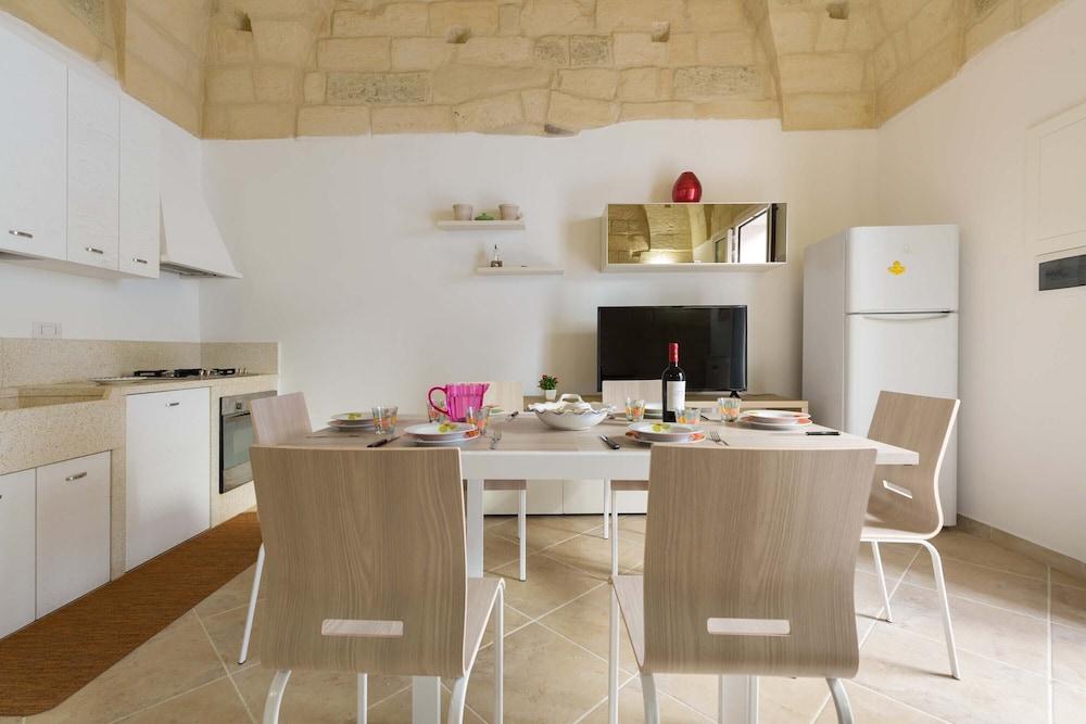 2102 Casa Leccese by Barbarhouse