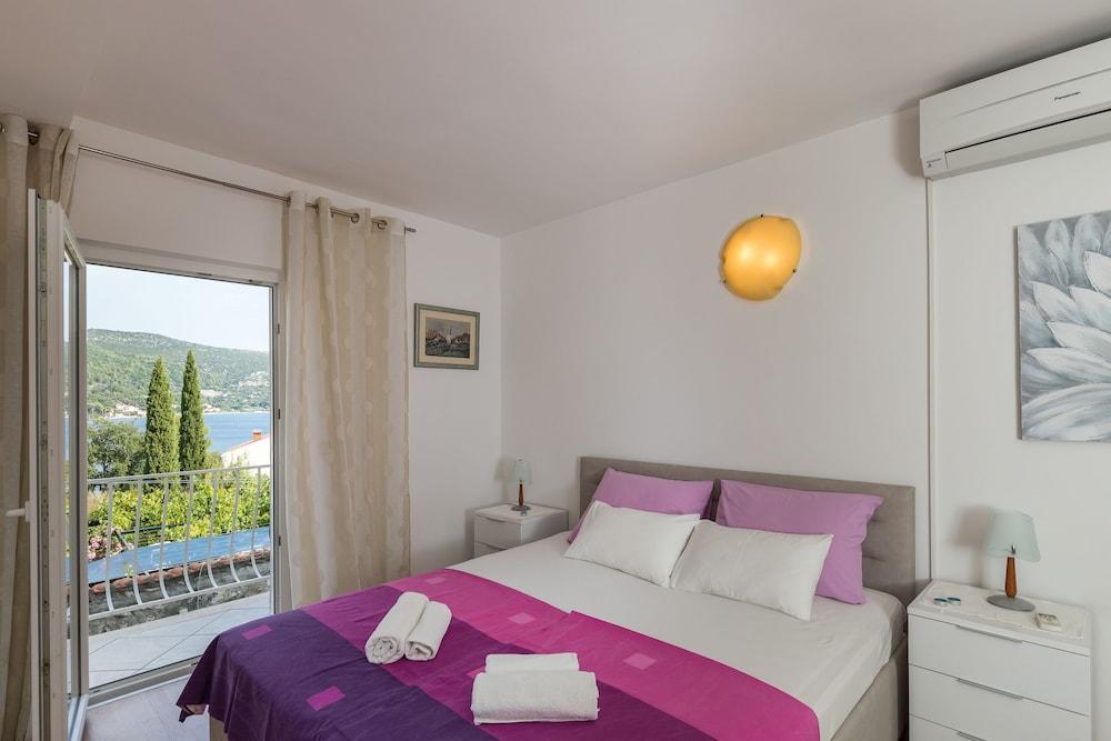 Apartments & Room Eva Slano