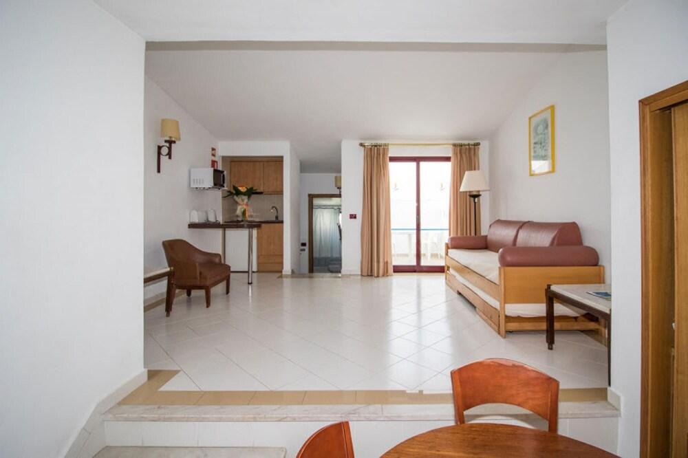 Brilliant Apartments 1 Beedroom