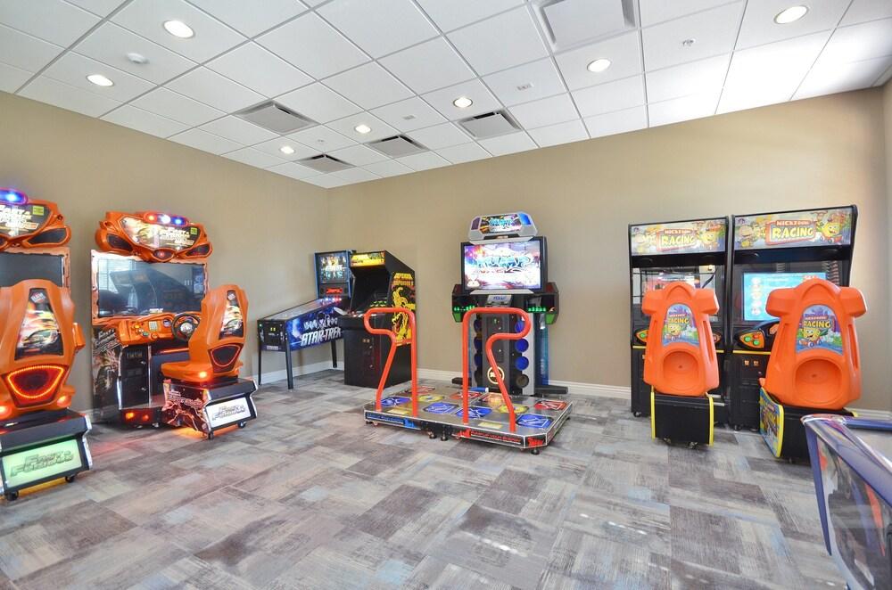 Luxury MultiFamily Gem ~ Mins to Disney ~ Pool/Spa