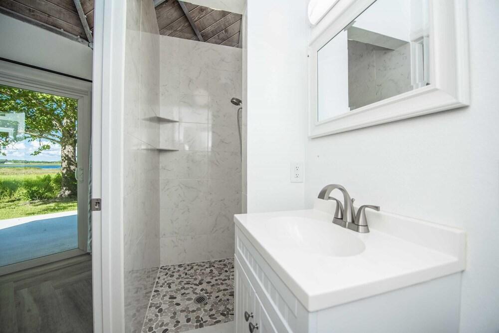 Room 04 - Lake Sumner