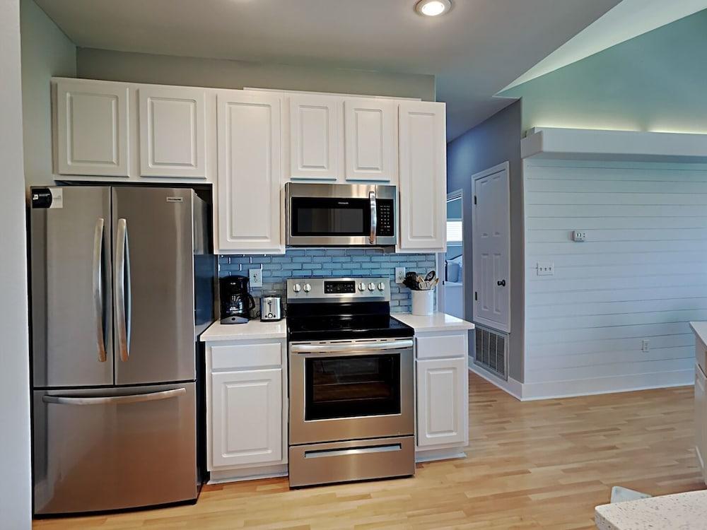 Sandpiper Cove #4213 by Southern Vacation Rentals