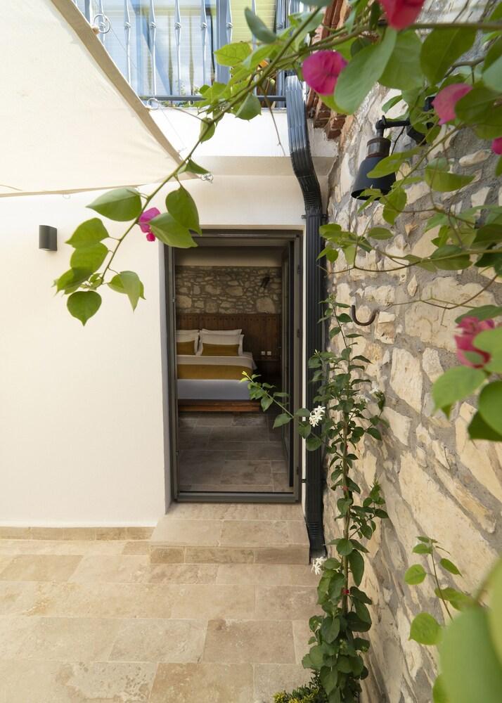 3 Salkım Butik Otel