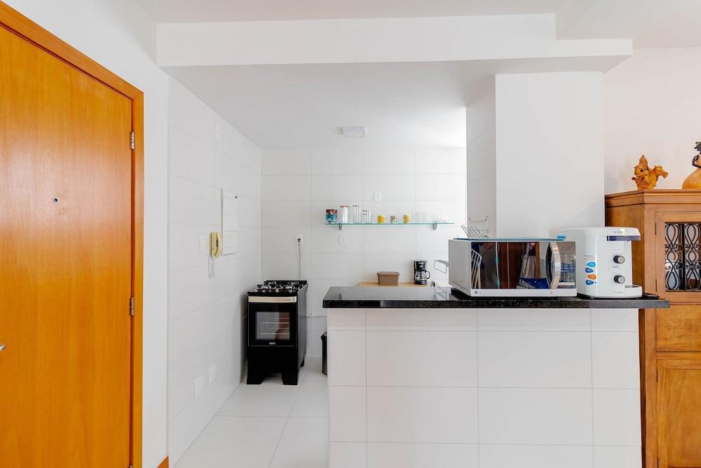 BR06 Quarto e Sala - 550m Praia da Barra