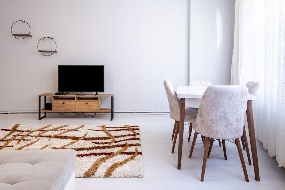 Fully Equipped Cozy Home in Kadikoy