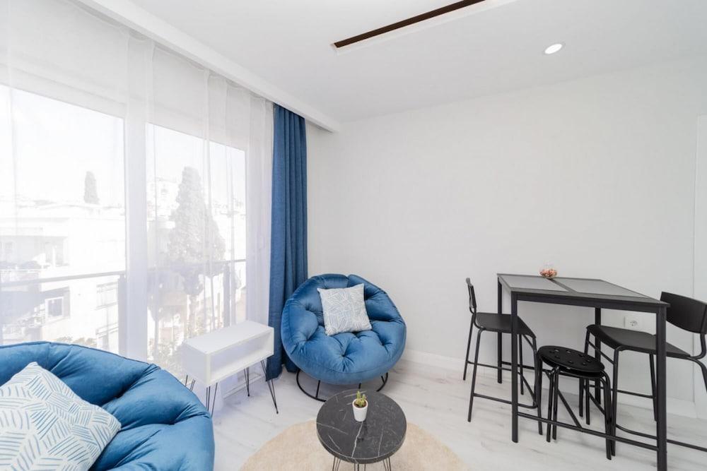 Comfy Home With Balcony in Muratpasa