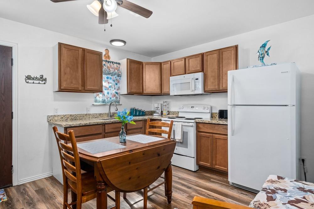 Salty Air Retreat - Side A