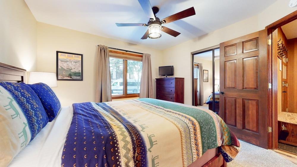 Winterset #3 3 Bedroom Condo by RedAwning