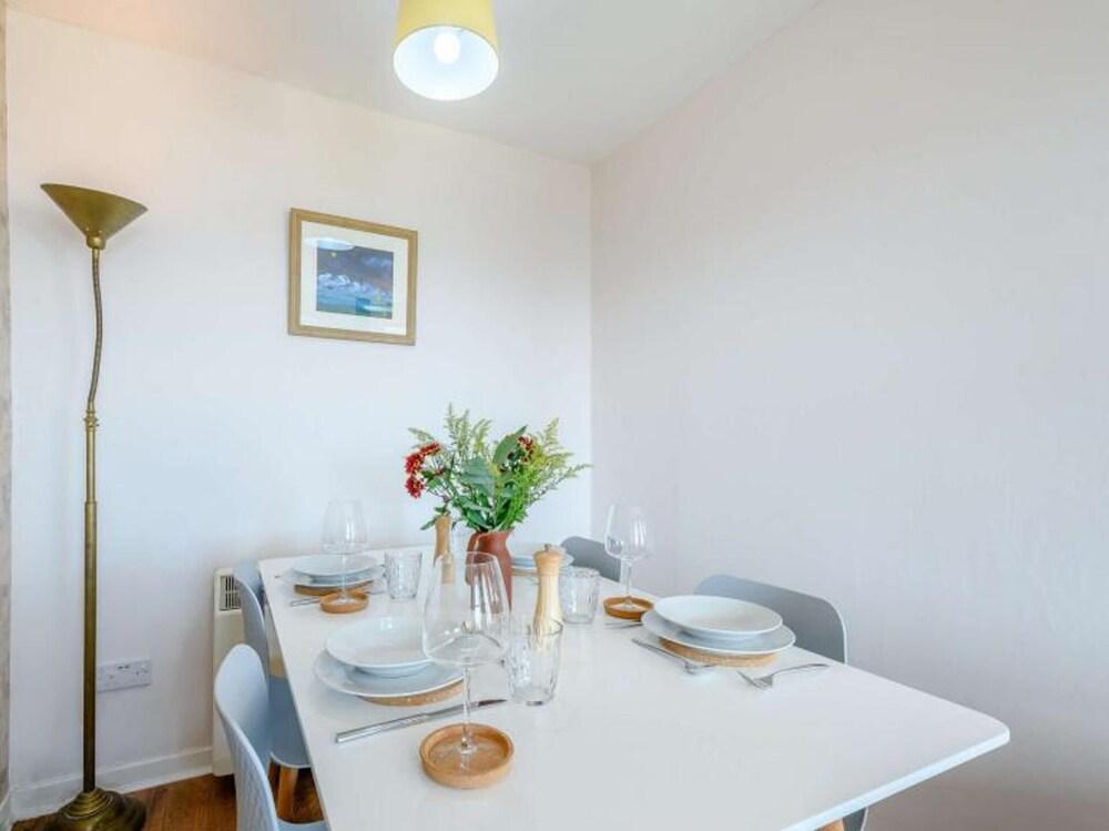 Coastal Farm Cottage With Epic Views