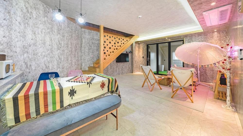 Chuncheon Poolhouse Epop