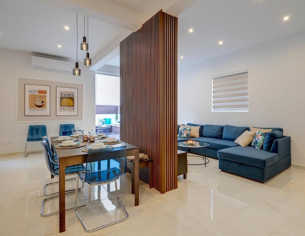 Art Deco Luxury Apartment Central Location