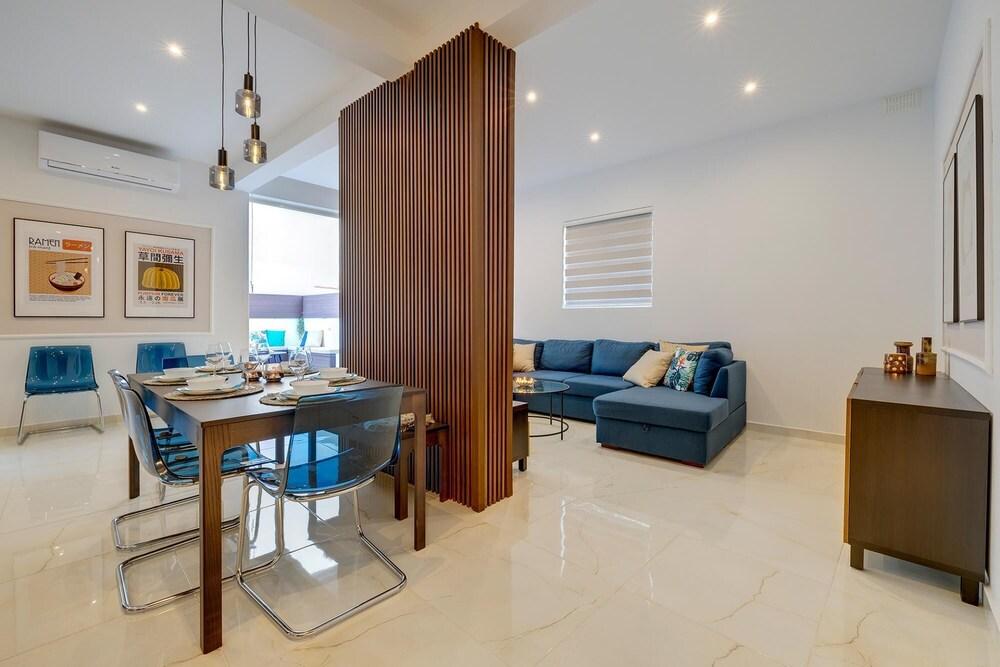 Art Deco Luxury Apartment Central Location