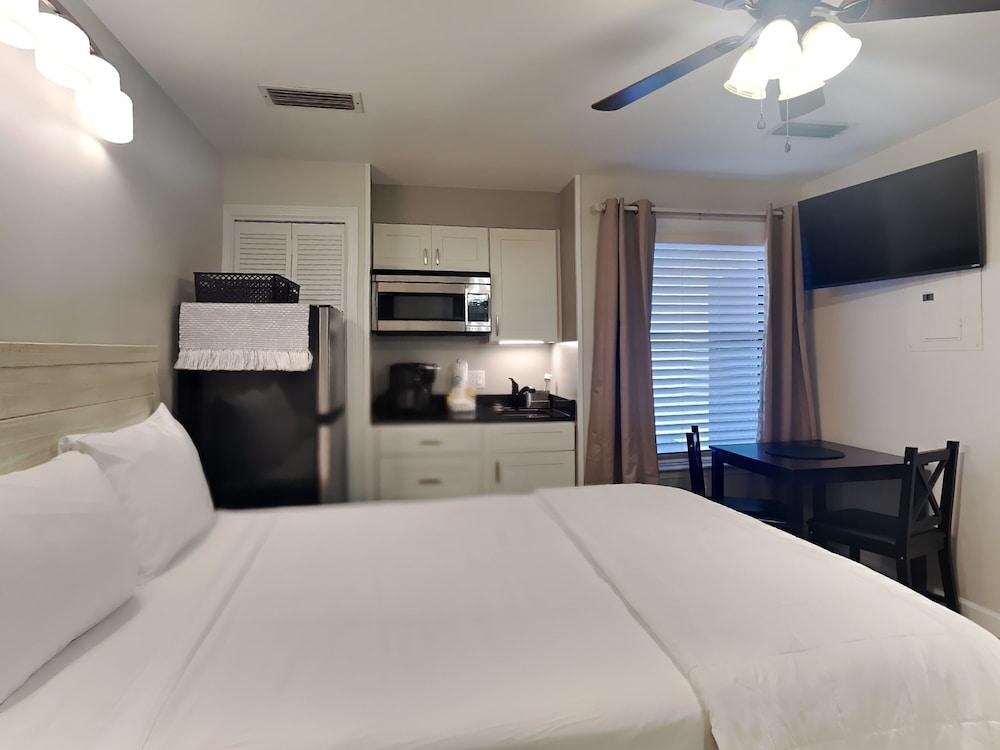 St Thomas Square #1204C by Resort Collection