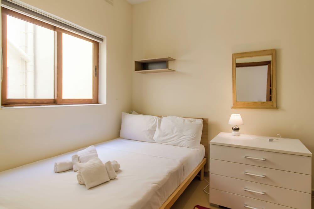 Well Located Townhouse & Courtyard Kalka