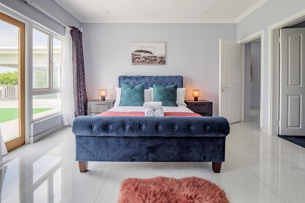 Gemmell Place by HostAgents