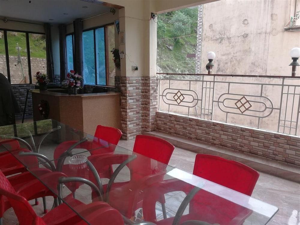 Valley View Hotel & Restaurant