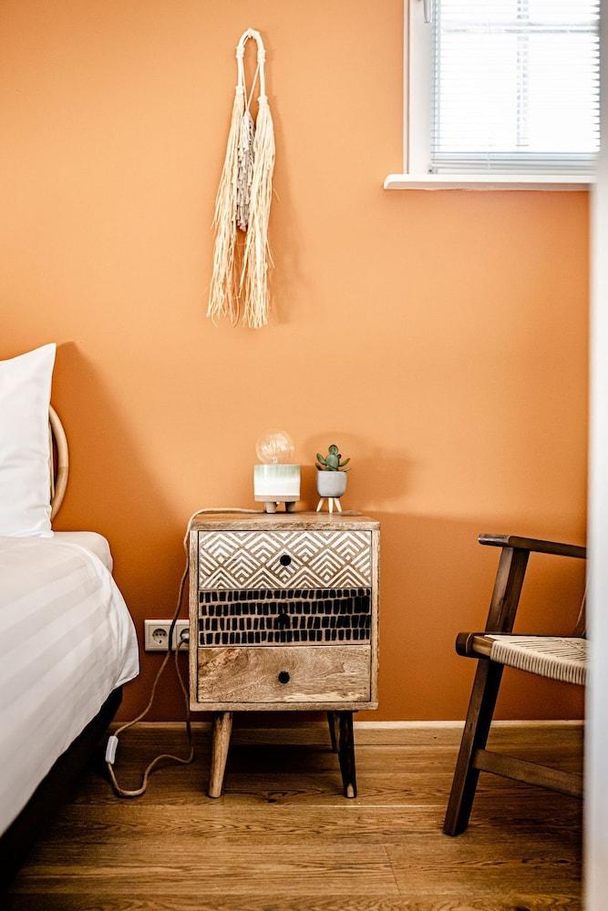 Tiny Parks Cast Away