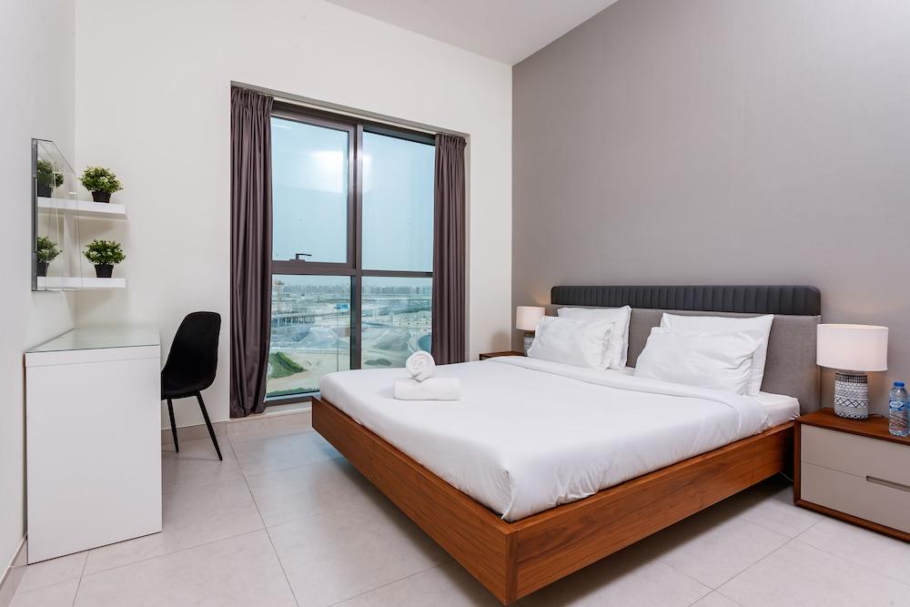 Spacious 2BR apartment with rooftop pool The Bay DT by 360 Vacation