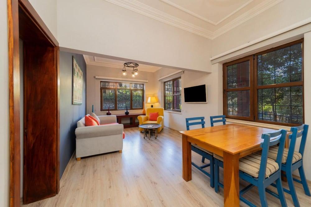 Fascinating Hotel Room Near Hadrian s Gate