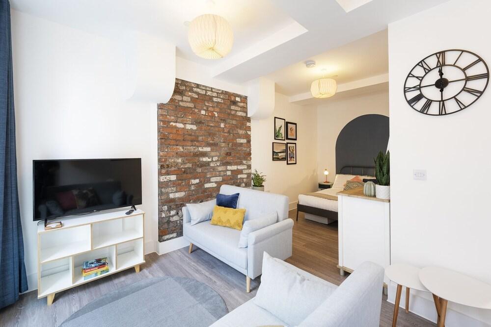 Bristol London City Gate Studio