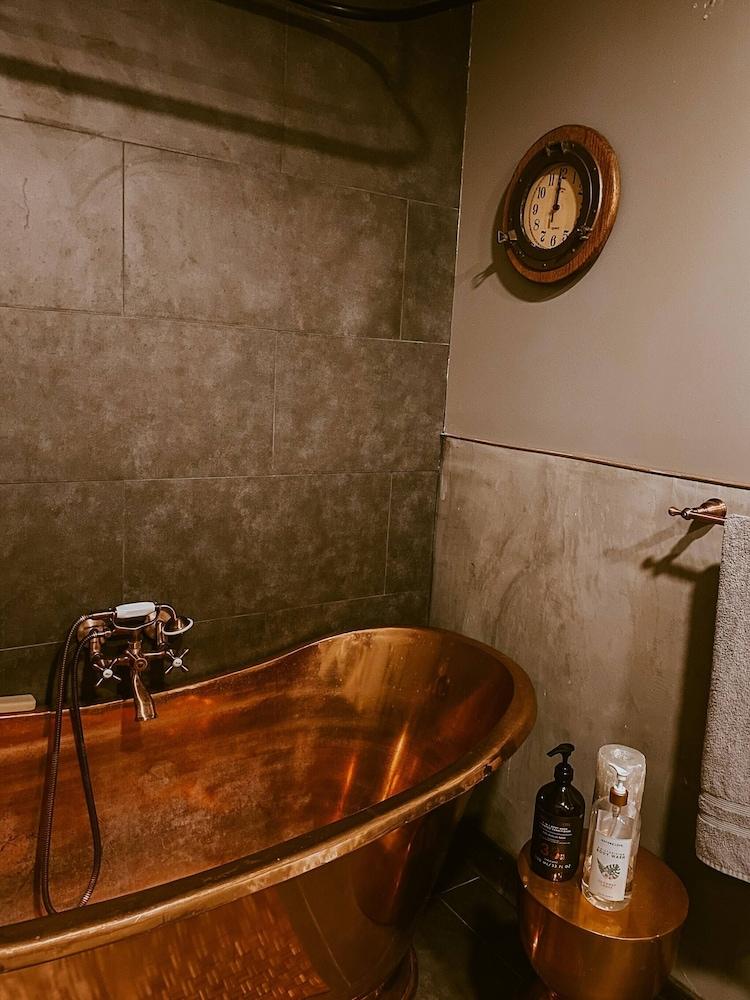 Water Vinyasa Fire Pit Pool Outdoor Lounge