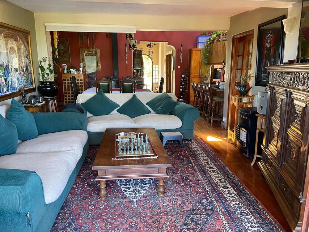 Room-living In Camps Bay Blue