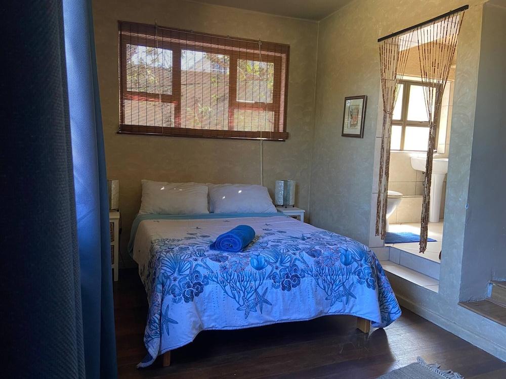 Room-living In Camps Bay Blue