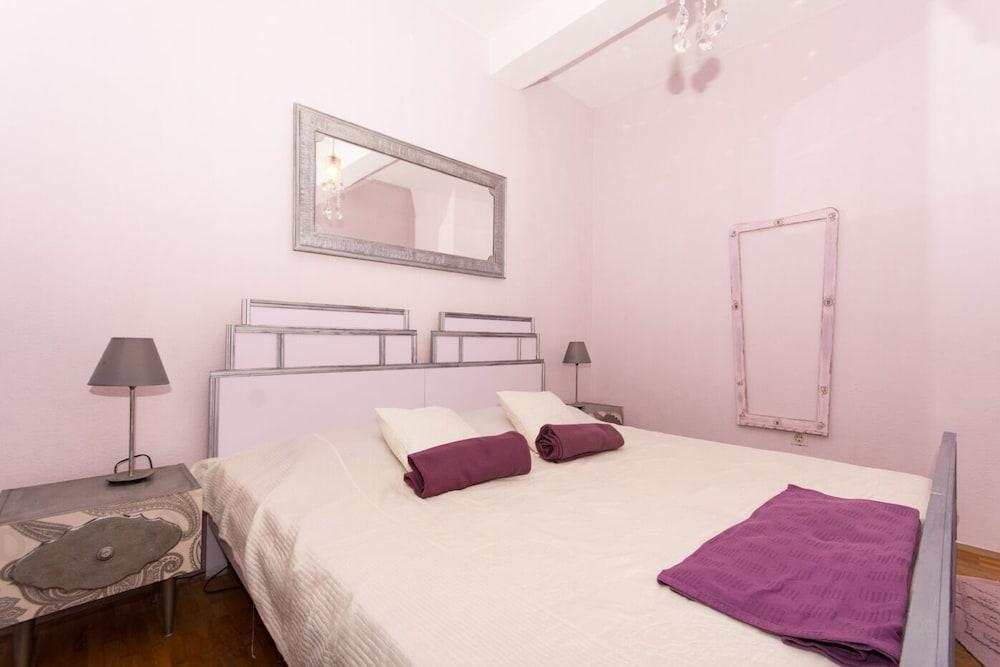 Duga - Beachfront & Seaview - A1