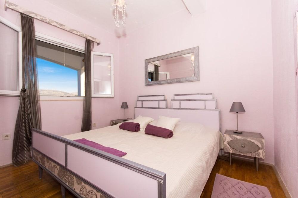 Duga - Beachfront & Seaview - A1