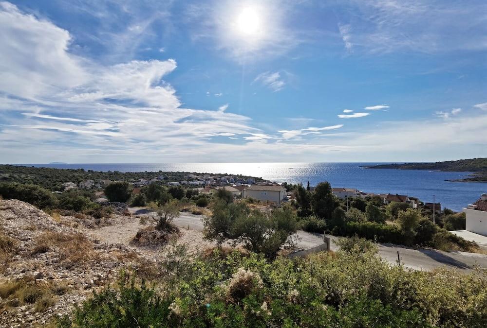 Sealine - 60m From the sea - A2