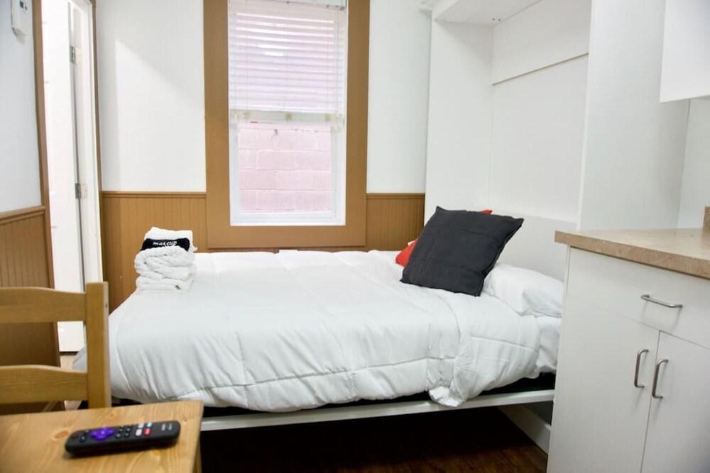 Affordable Apartment w Parking Location Coffee