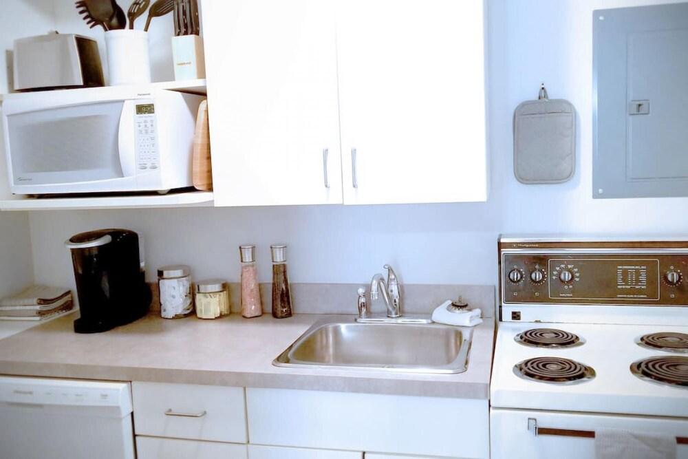 Pristine Harbour View Towers Suite Coffee w Prking