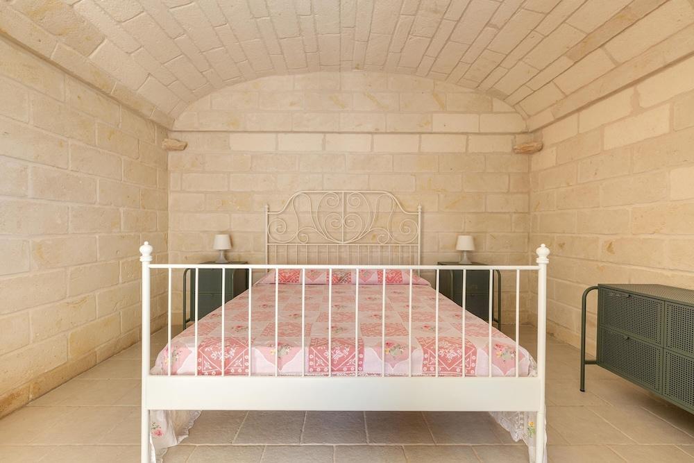 2422 Il Trullo di Erna by Barbarhouse