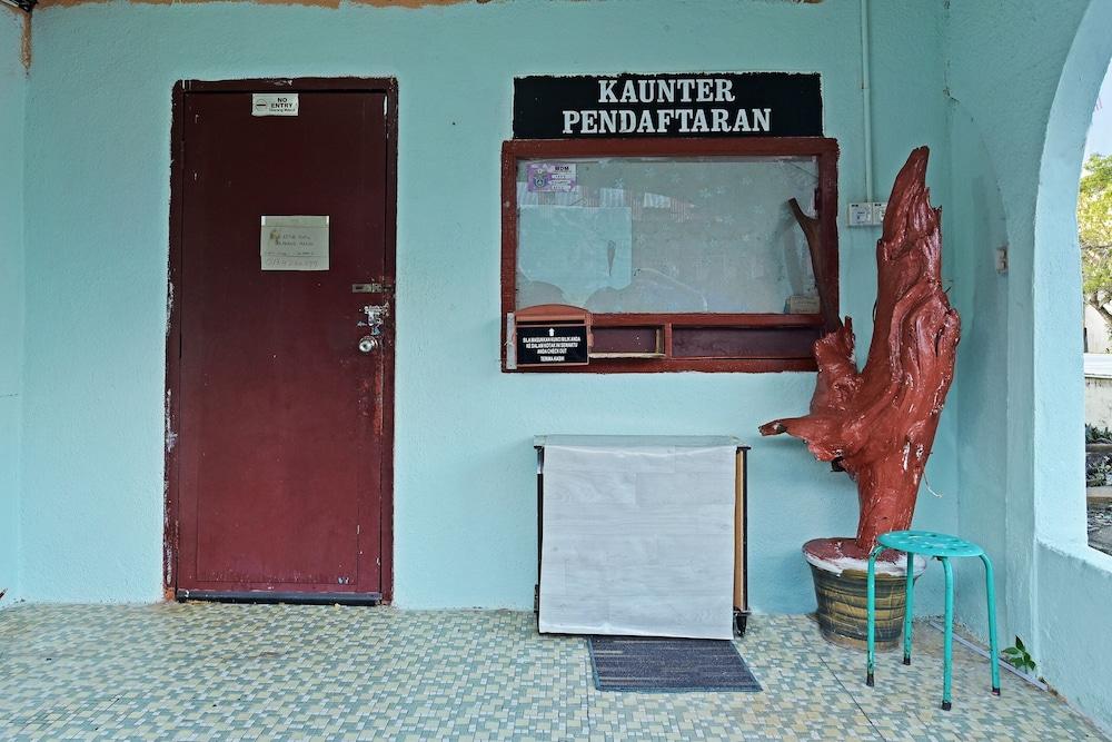 OYO 90689 Chalet Kak Siti