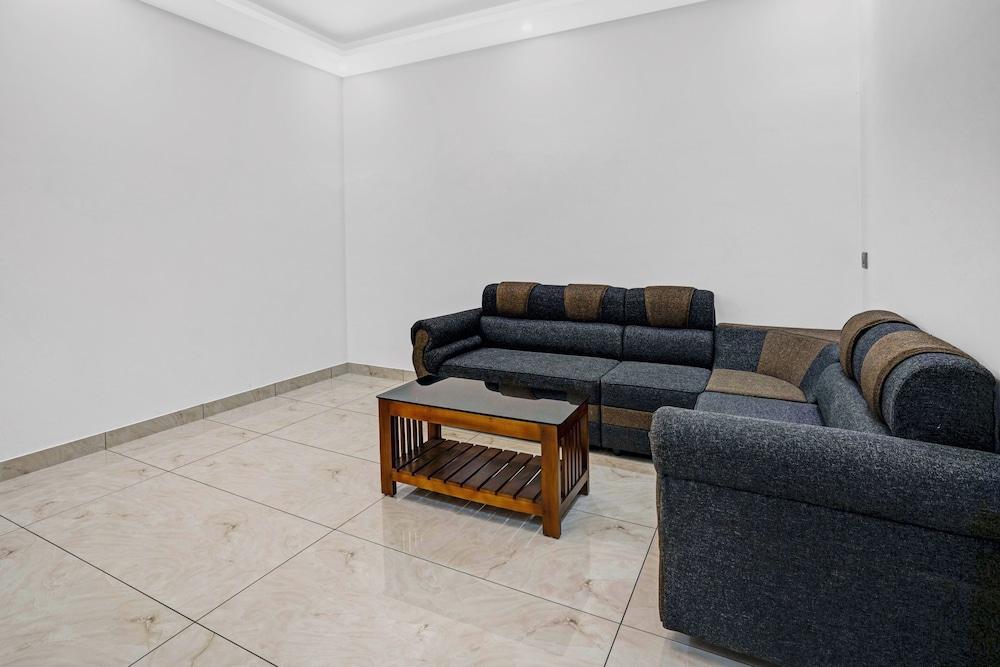 Treebo Trend The Hazeberg Munnar With Mountain View