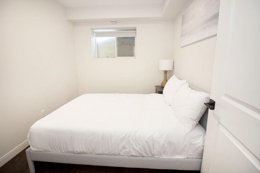 Cheerful 4 Bedrooms Duplex Unit Great Location