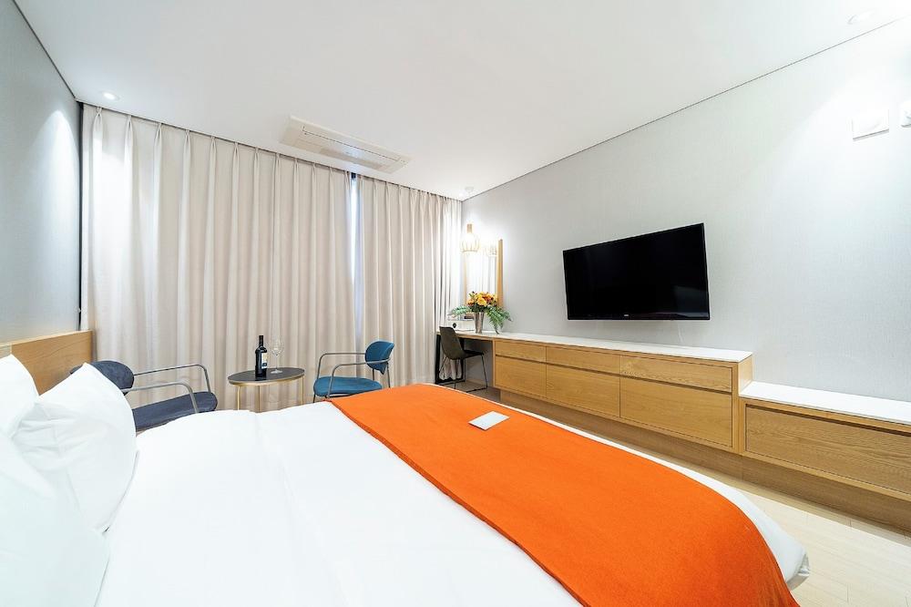 GLOUCESTER HOTEL CHEONGJU